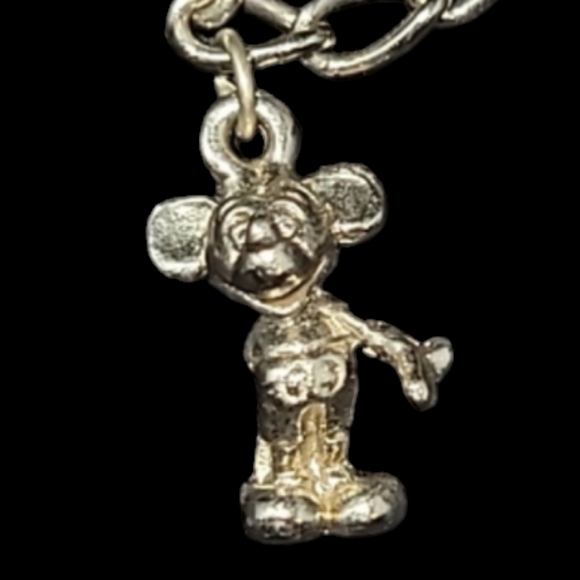 VINTAGE DISNEY CHILDS SILVER TONE 6 CHARMS BRACELET - Picture 10 of 10